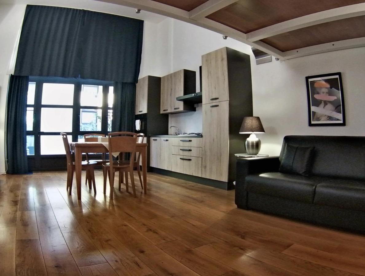 La Maison Del Capestrano Milan Bagian luar foto