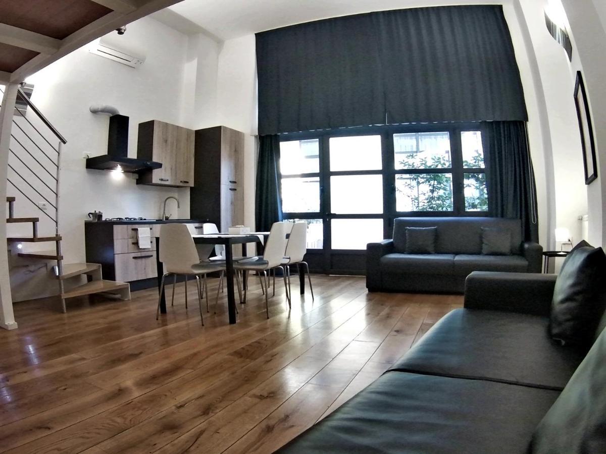 La Maison Del Capestrano Milan Bagian luar foto